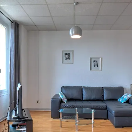Apartment Upstays - Charming Apartment - City Center - Wifi - Ac *
