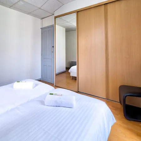 Upstays - Charming Apartment - City Center - Wifi - Ac *