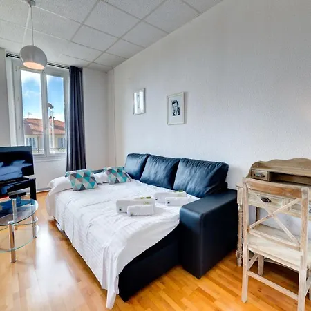 Upstays - Charming Apartment - City Center - Wifi - Ac